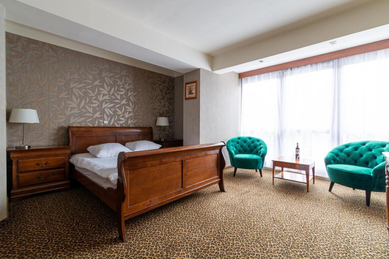 Hotel Diament Vacanza Katowice - Siemianowice Siemianowice Śląskie Esterno foto