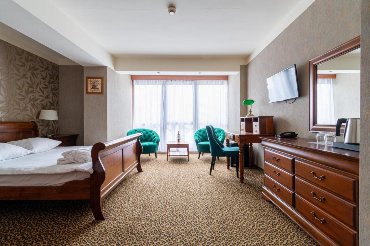 Hotel Diament Vacanza Katowice - Siemianowice Siemianowice Śląskie Esterno foto