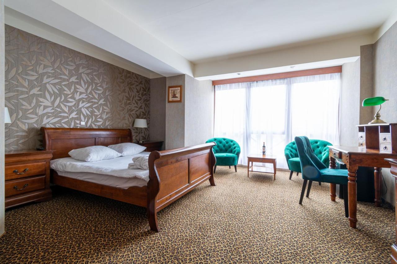 Hotel Diament Vacanza Katowice - Siemianowice Siemianowice Śląskie Esterno foto