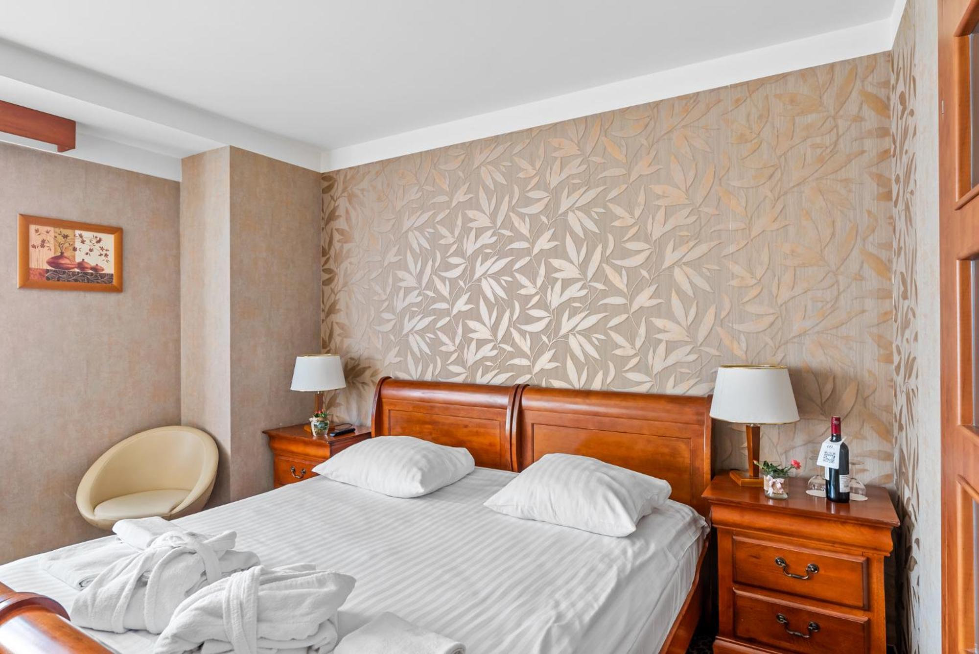 Hotel Diament Vacanza Katowice - Siemianowice Siemianowice Śląskie Esterno foto
