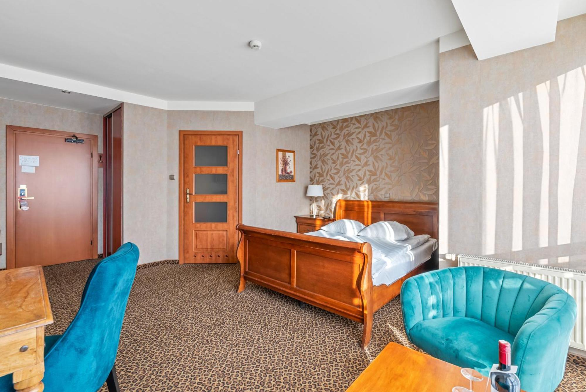 Hotel Diament Vacanza Katowice - Siemianowice Siemianowice Śląskie Esterno foto