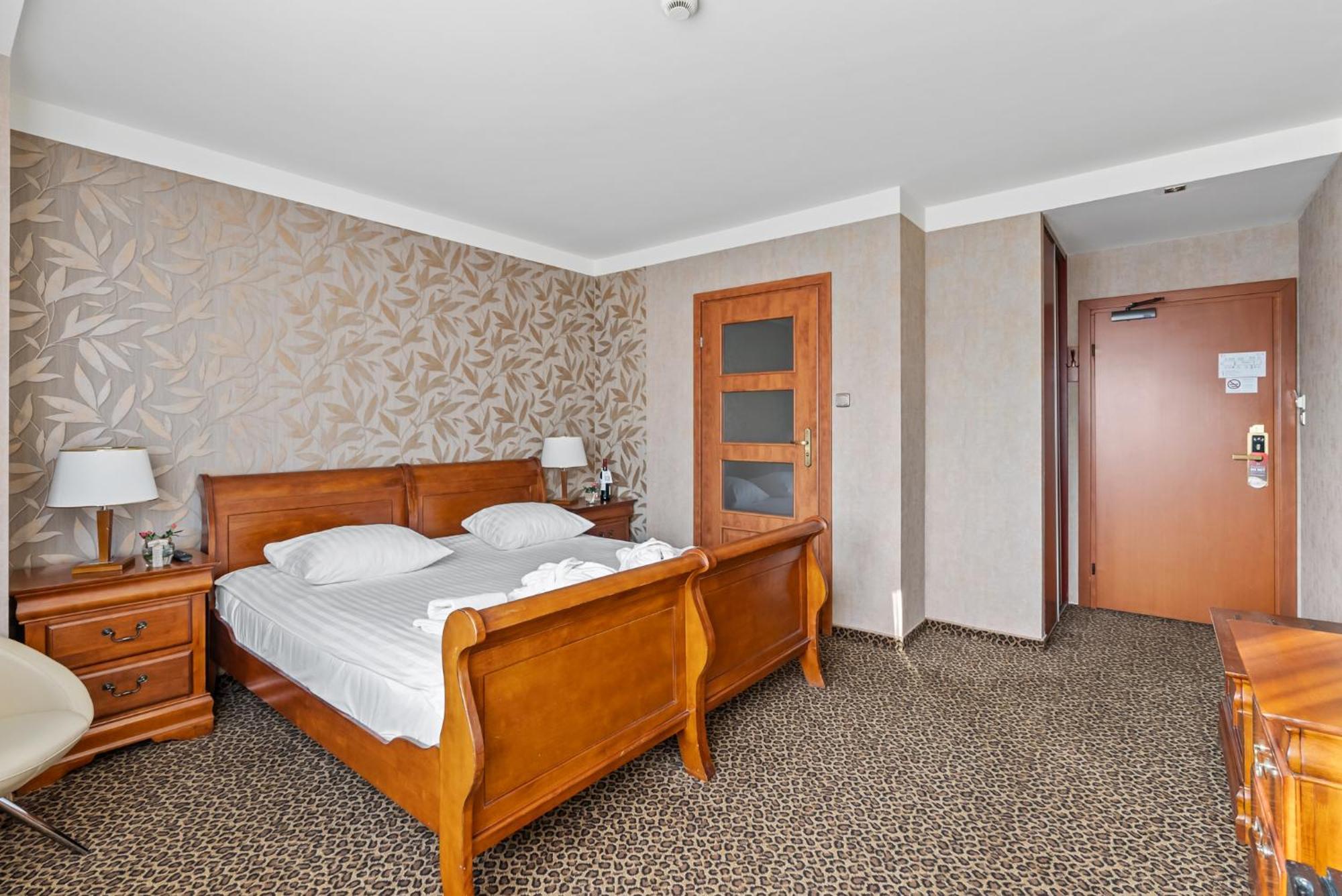Hotel Diament Vacanza Katowice - Siemianowice Siemianowice Śląskie Esterno foto