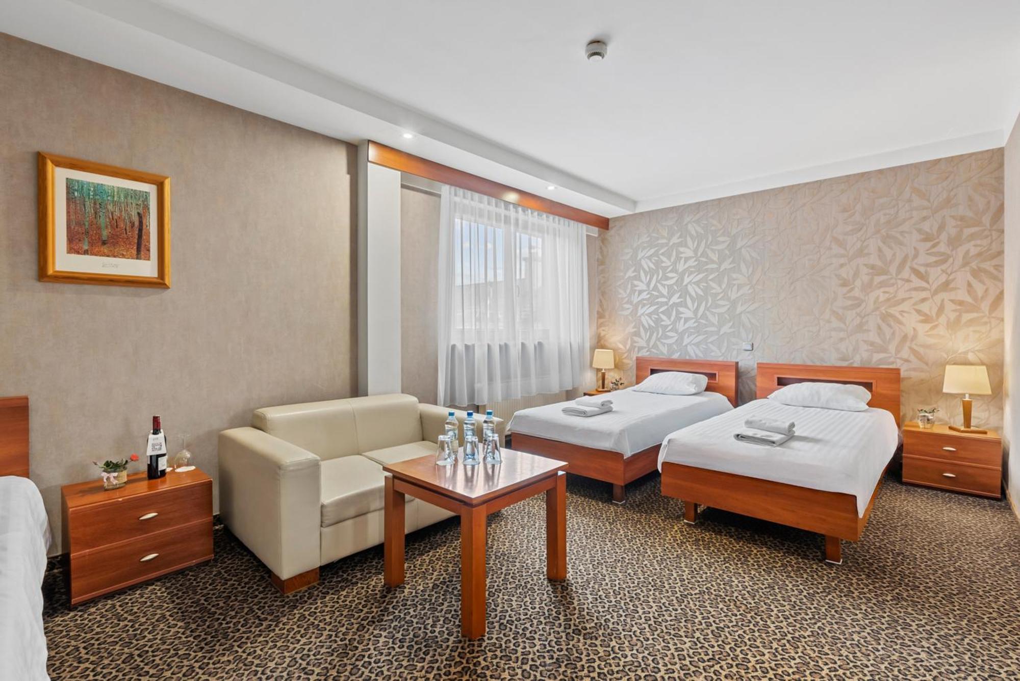 Hotel Diament Vacanza Katowice - Siemianowice Siemianowice Śląskie Esterno foto