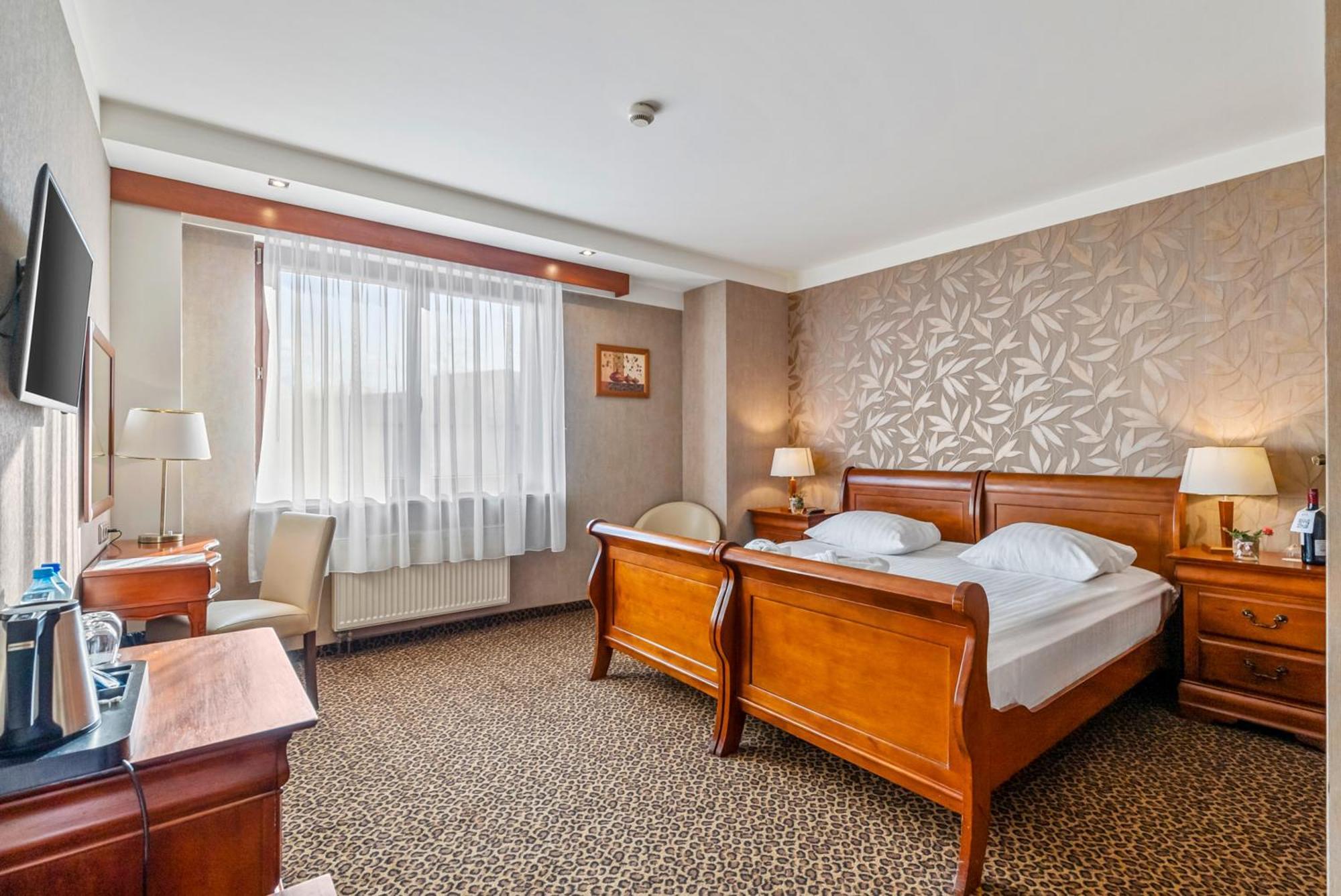 Hotel Diament Vacanza Katowice - Siemianowice Siemianowice Śląskie Esterno foto