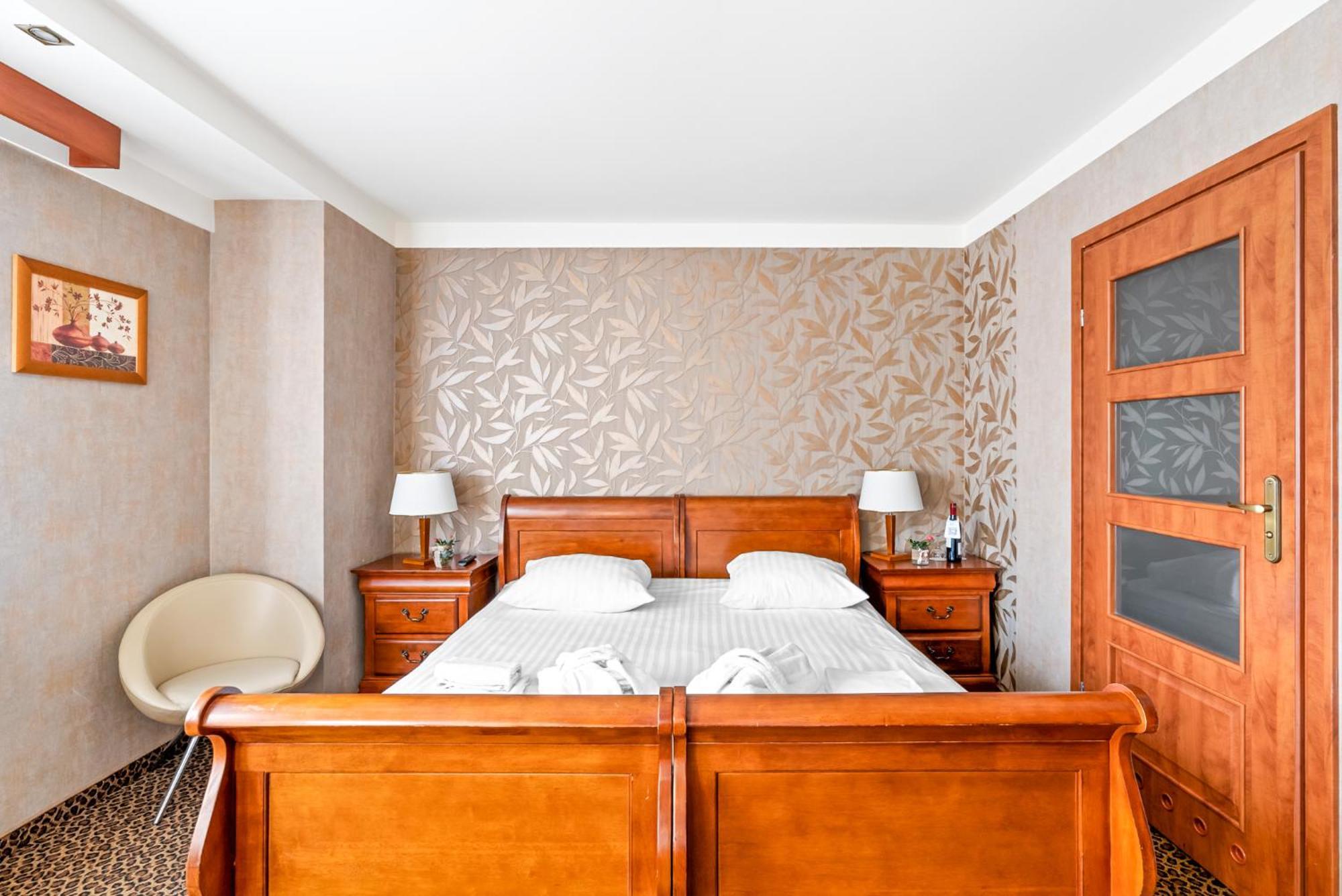 Hotel Diament Vacanza Katowice - Siemianowice Siemianowice Śląskie Esterno foto