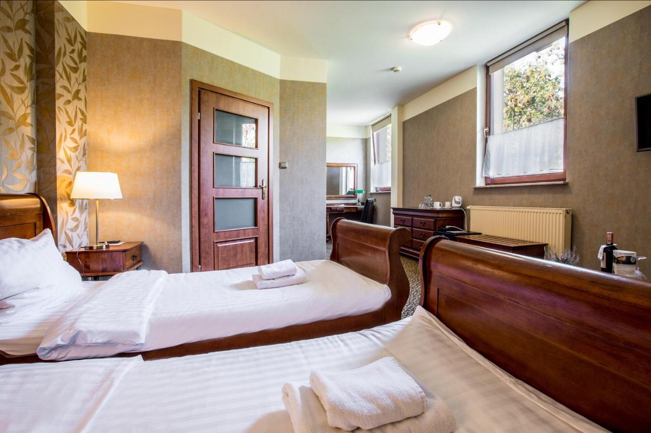 Hotel Diament Vacanza Katowice - Siemianowice Siemianowice Śląskie Esterno foto