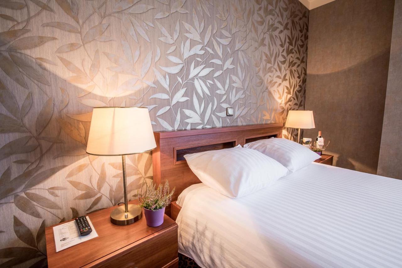 Hotel Diament Vacanza Katowice - Siemianowice Siemianowice Śląskie Esterno foto